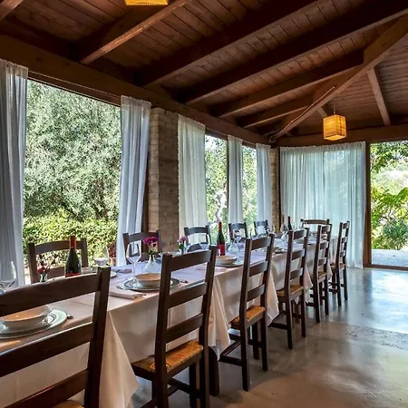 וילה I Lauri 12, Emma Montefiore dellʼAso