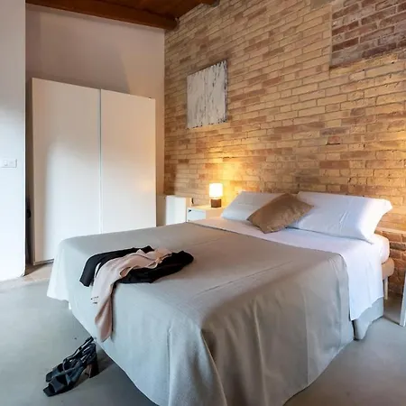 וילה I Lauri 12, Emma Montefiore dellʼAso