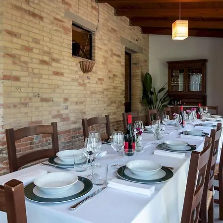 I Lauri 12, Emma וילה